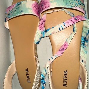 BRAND NEW JUST FAB SANDALS